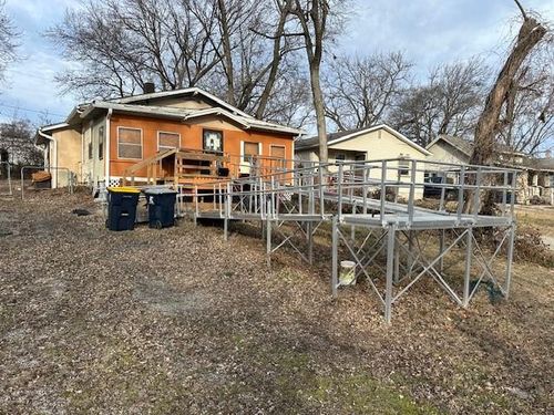 7930 Michigan Ave, Kansas City, MO, 64132-3522 | Card Image