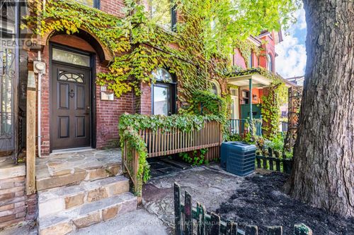 13 Euclid Ave, Toronto, ON, M6J2J5 | Card Image