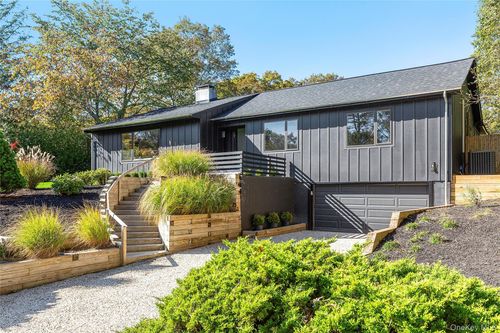 70 Whooping Hollow Rd, East Hampton, NY, 11937-2522 | Card Image