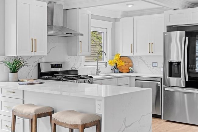 1 - 27 Central Rd, Condo with 4 bedrooms, 3 bathrooms and null parking in Somerville MA | Image 6