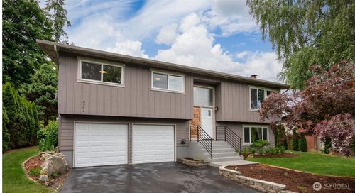 8304 224th Pl Sw, Edmonds, WA, 98026-8243 | Card Image