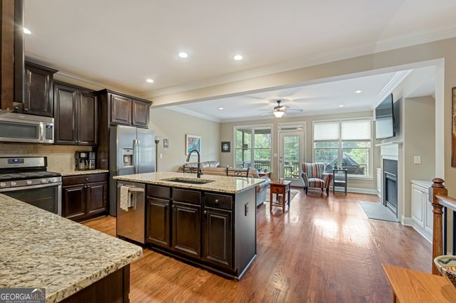 2038 Heathermere Way, Townhouse with 3 bedrooms, 4 bathrooms and null parking in Roswell GA | Image 7