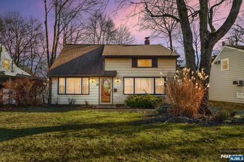 41 Hunterdon Rd, West Orange, NJ, 07052-1627 | Card Image