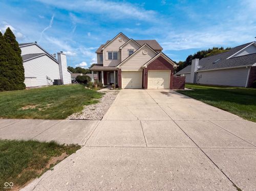 828 Claiborne Ln, Lebanon, IN, 46052-3903 | Card Image