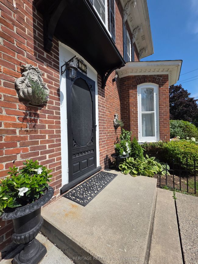 33 Kingsley Ave, House other with 5 bedrooms, 3 bathrooms and 4 parking in Brighton ON | Image 4