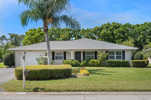 7082-7082 W Country Club Dr N, SARASOTA, FL, 34243-3513 | Card Image