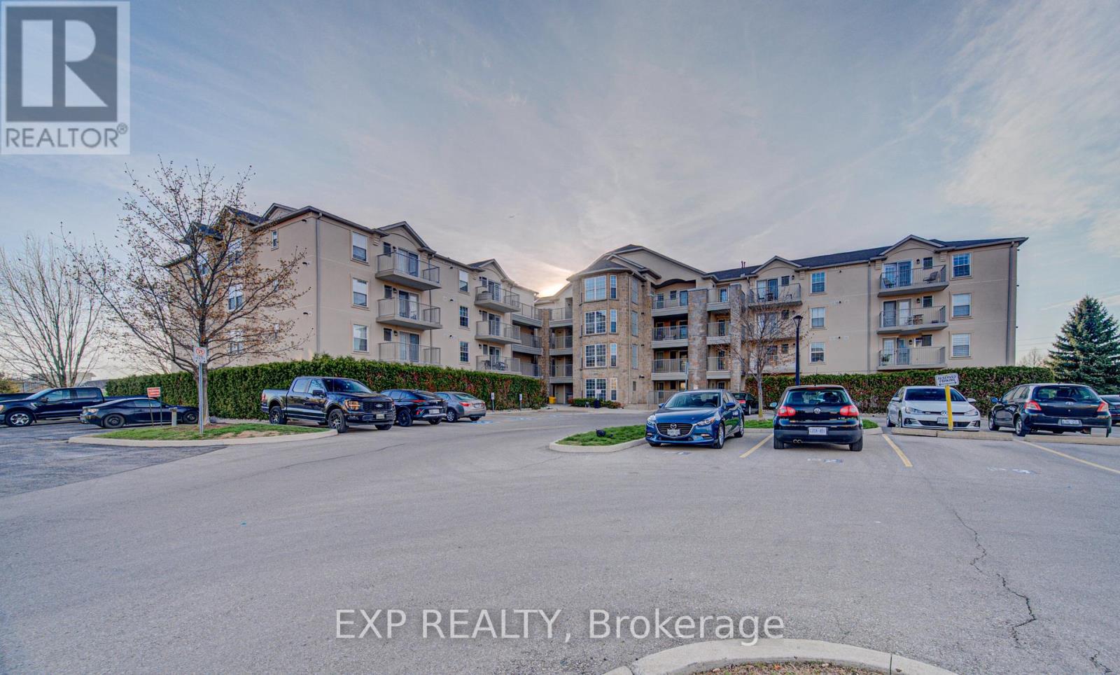 Residential in Oakville (GA Glen Abbey) 3