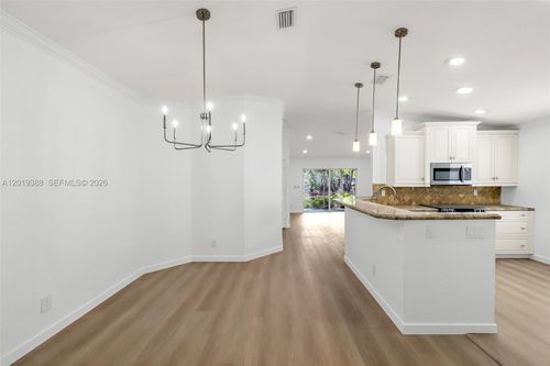 5621 Nw 117th Ave, Coral Springs, FL, 33076-3617 | Card Image