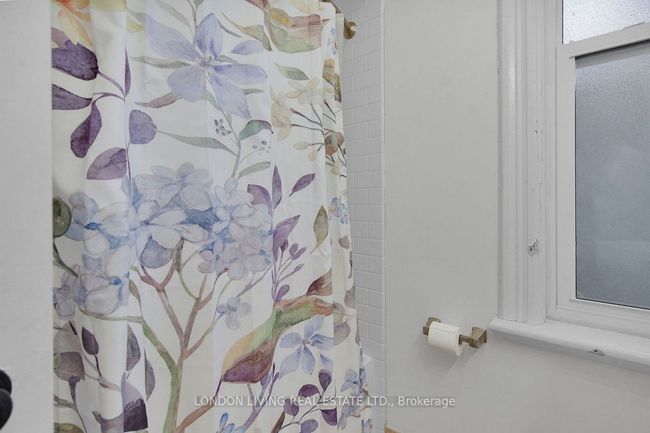 718 William St, House other with 3 bedrooms, 1 bathrooms and 3 parking in London ON | Image 14