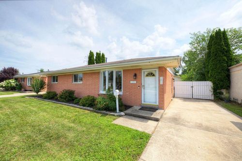 1391 S Sutton St, Westland, MI, 48186-8067 | Card Image