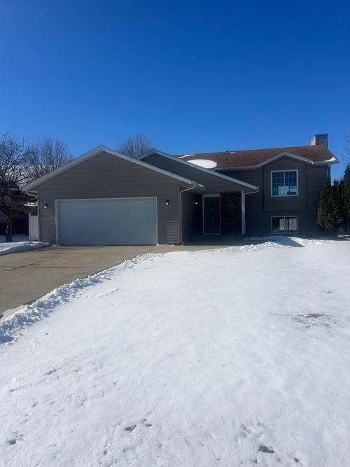 1940 La Casa Ln Se, Owatonna, MN, 55060-4512 | Card Image