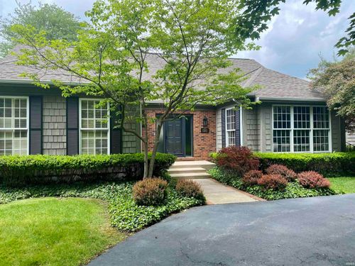 1303 E Erskine Manor Hl, South Bend, IN, 46614-2186 | Card Image