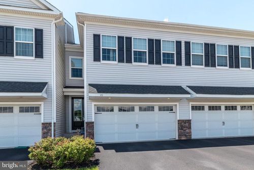 141 Golden Vale Dr, ROYERSFORD, PA, 19468-3489 | Card Image