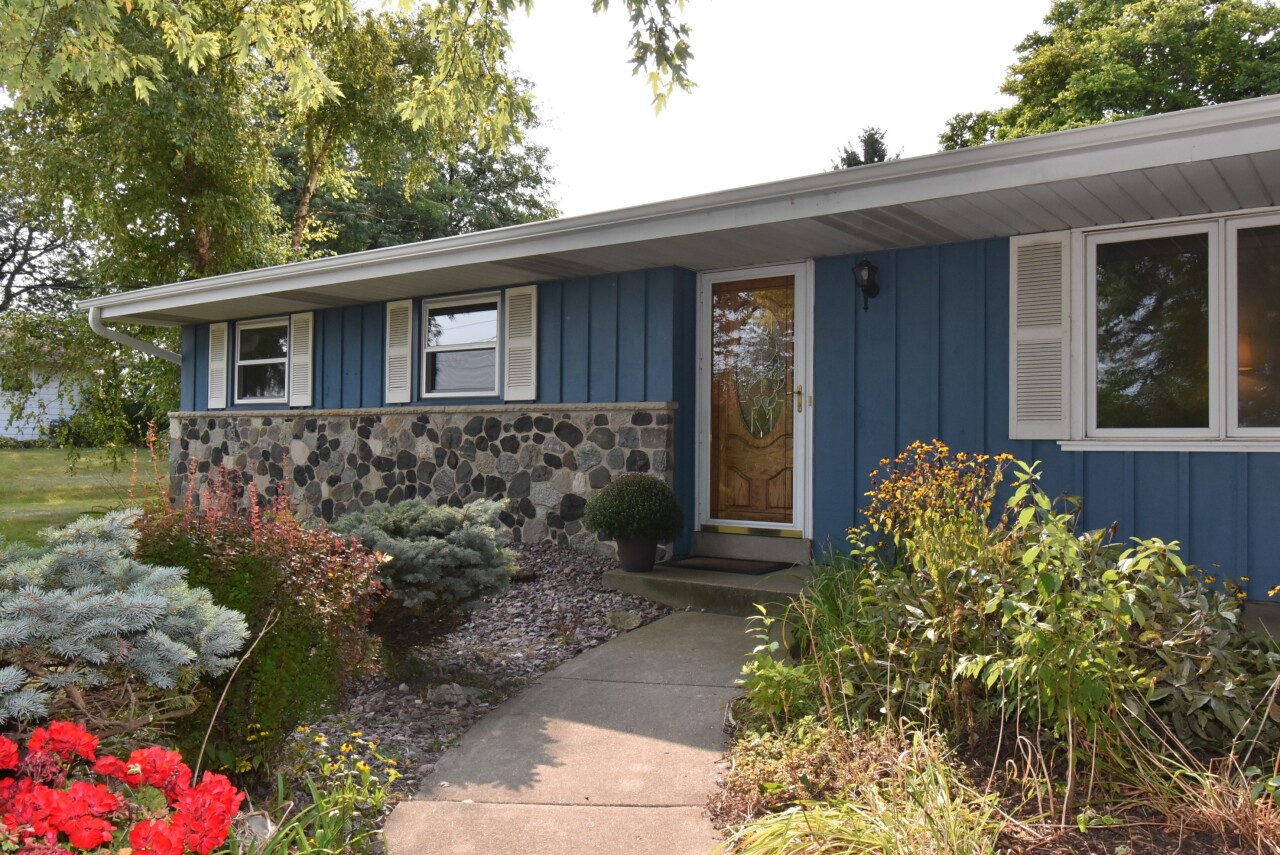 7 Mile Rd, Caledonia, WI 53108