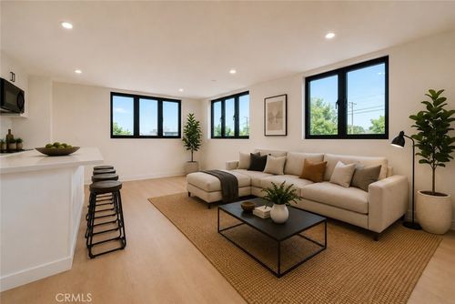 2678 Newell Street, Los Angeles, CA, 90039 | Card Image