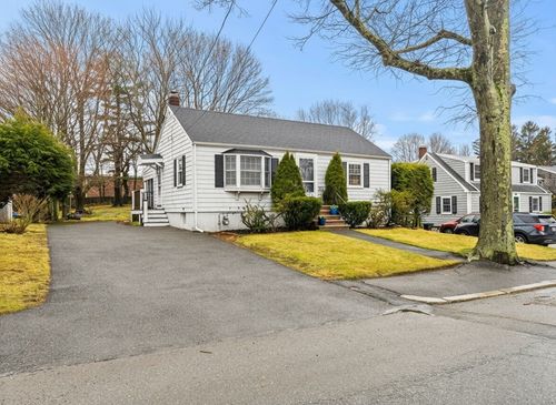 72 Village St, Marblehead, MA, 01945-2215 | Card Image
