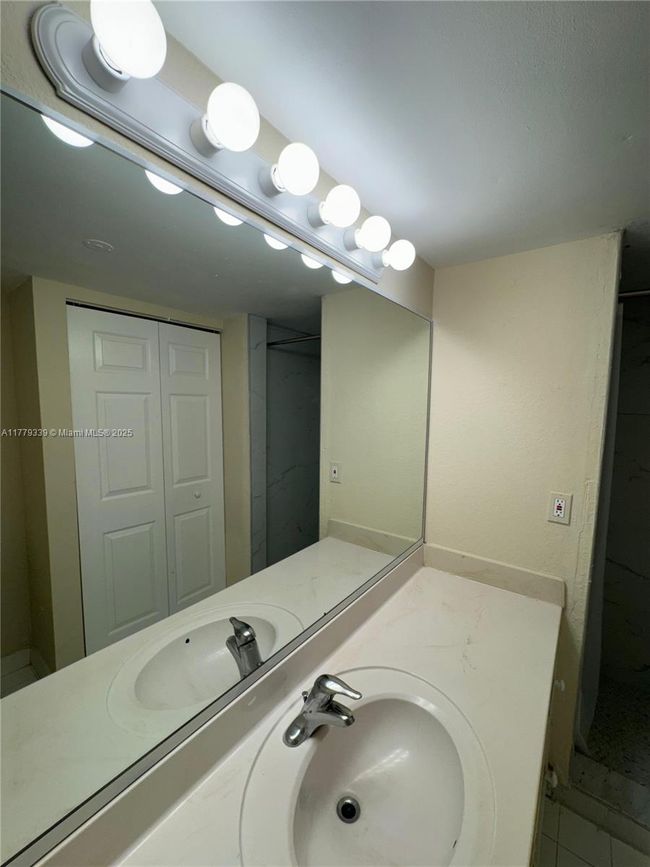 APT-315 - 4215 University Dr, Condo with 2 bedrooms, 2 bathrooms and null parking in Sunrise FL | Image 46