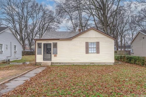 208 S Center Dr, West Memphis, AR, 72301-2624 | Card Image