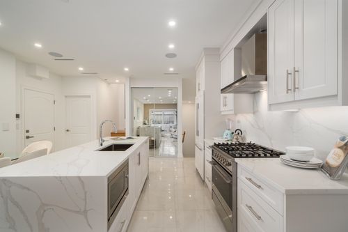 2523 8th Ave W, Vancouver, BC, V6K2B3 | Card Image