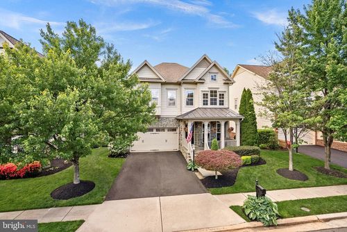 42755 Chatelain Cir, BRAMBLETON, VA, 20148-7273 | Card Image