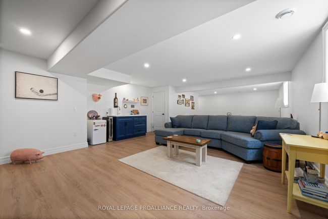 48 Deerview Dr, House other with 3 bedrooms, 3 bathrooms and 4 parking in Quinte West ON | Image 23