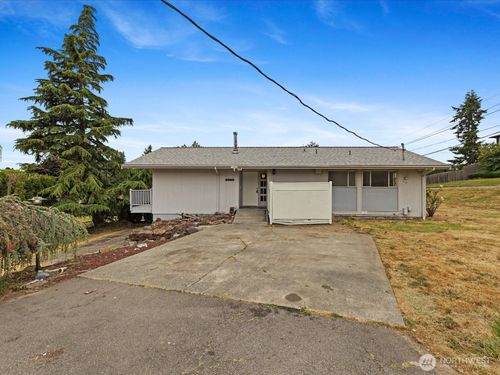 3303 Wave Dr, Everett, WA, 98203-1247 | Card Image