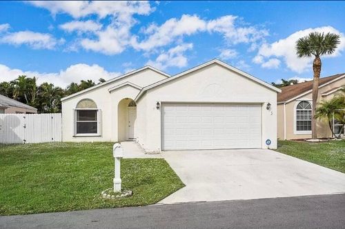 7 Bentwater Cir, Boynton Beach, FL, 33426-7602 | Card Image