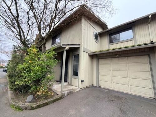 a-1141 Progress Dr, Medford, OR, 97504-4695 | Card Image