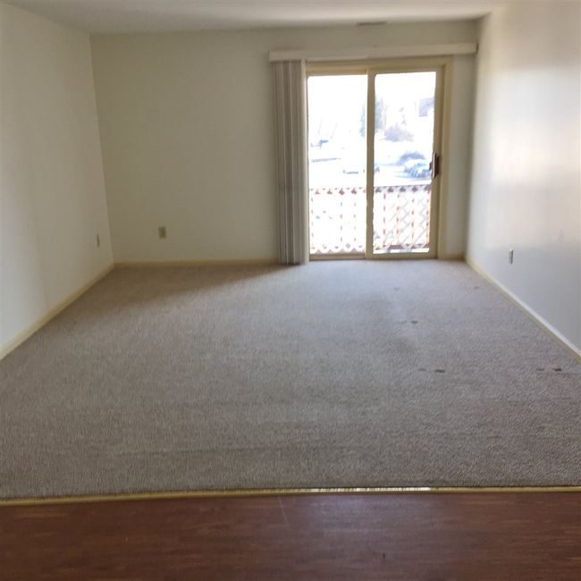APT-302 - 7 Railroad Ave, Condo with 2 bedrooms, 1 bathrooms and null parking in Derry NH | Image 26