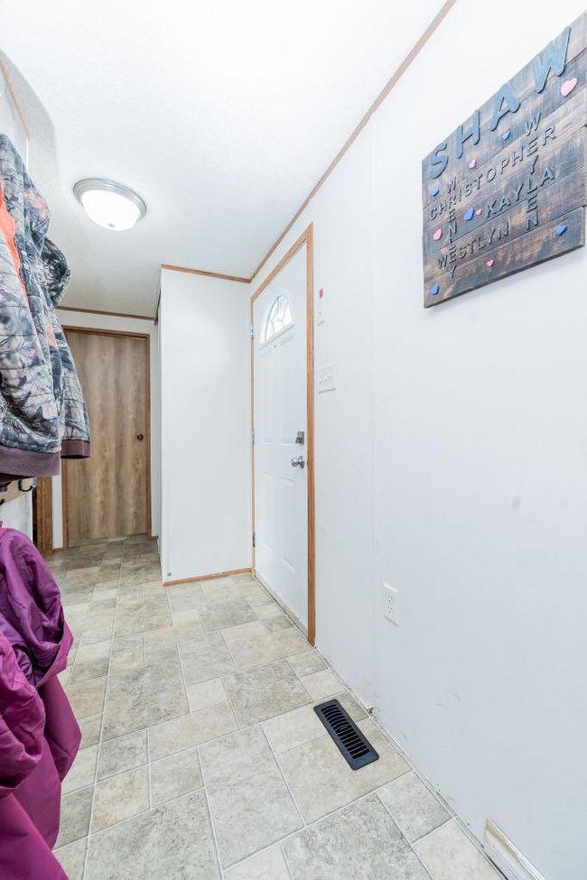8601 90 St, House detached with 3 bedrooms, 2 bathrooms and 2 parking in Grande Prairie AB | Image 4