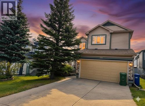 880 Somerset Dr Sw, Calgary, AB, T2Y3S2 | Card Image