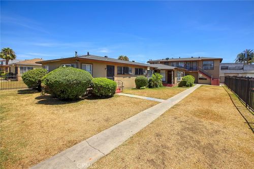 436 W Magnolia St, Compton, CA, 90220-2048 | Card Image