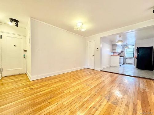 apt-3e-102 64th Rd, Forest Hills, NY, 11375-1562 | Card Image