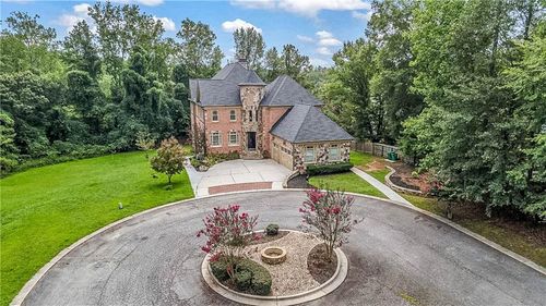 7611 Regency Cir, Sandy Springs, GA, 30350-8100 | Card Image