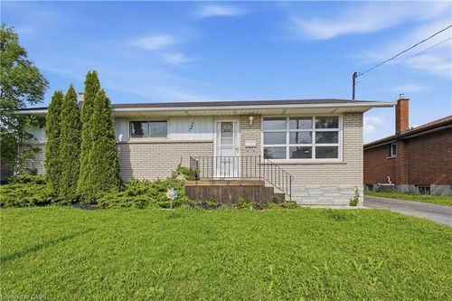 127 Wellington St, Welland, ON, L3B1B2 | Card Image