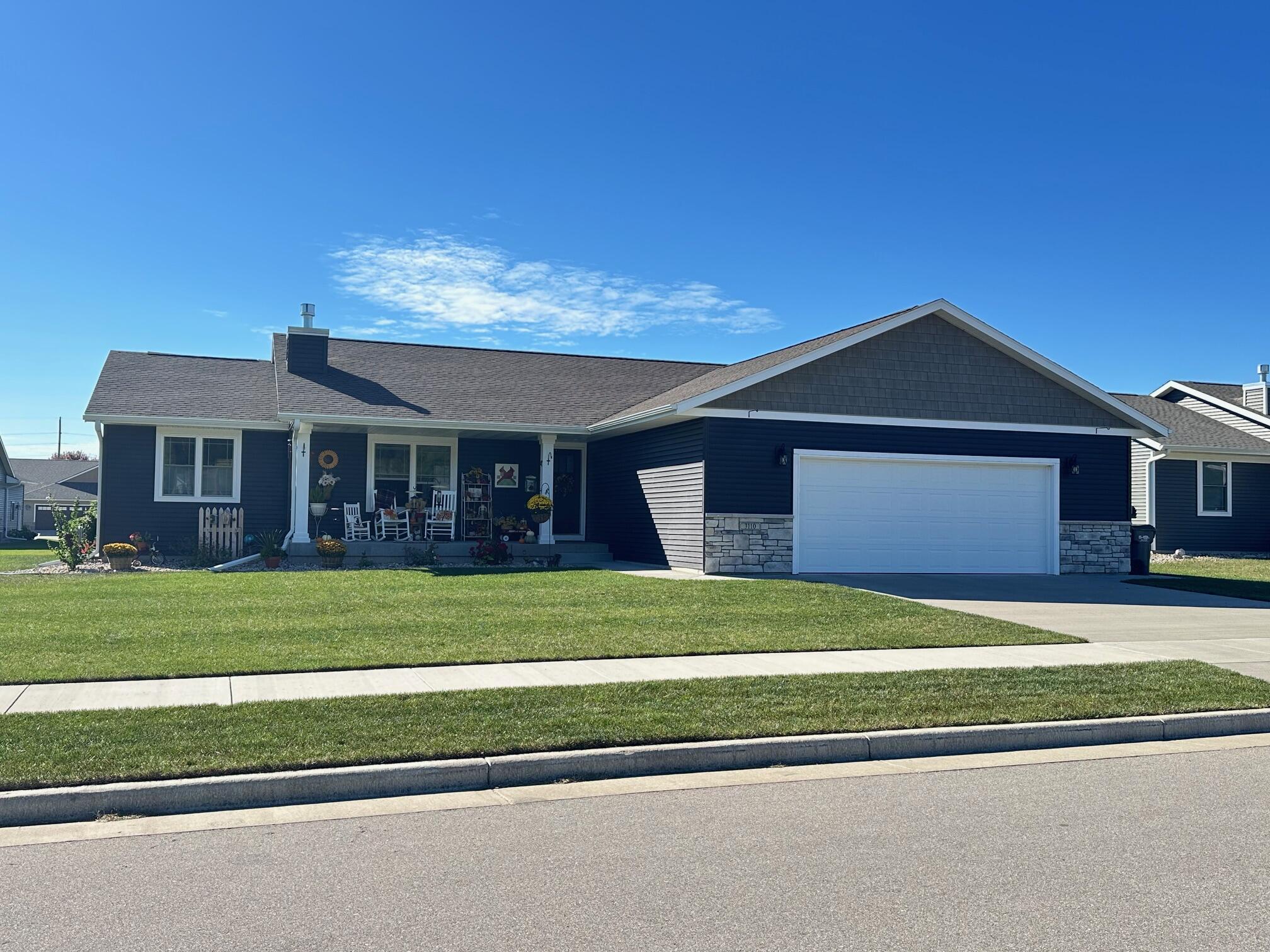 3110 Beyer Rd, For Sale in HOLMEN Zoocasa