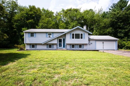 40 Fairwood Dr, Pembroke, MA, 02359-2713 | Card Image