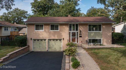 7024 Roberts Dr, Woodridge, IL, 60517-1936 | Card Image
