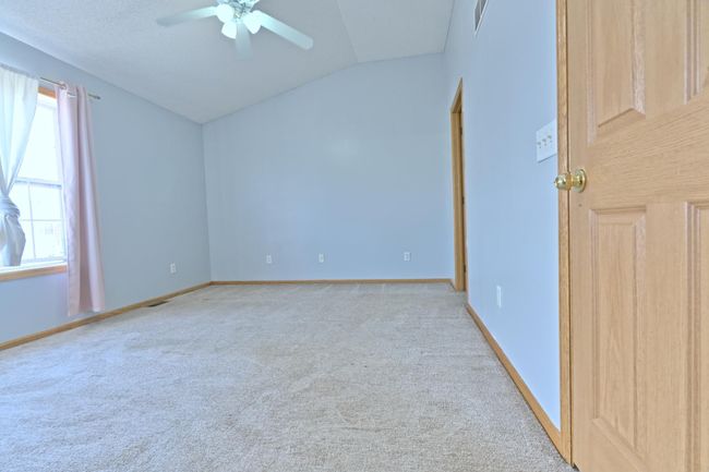 mater bedroom with vaulted.jpg | Image 16