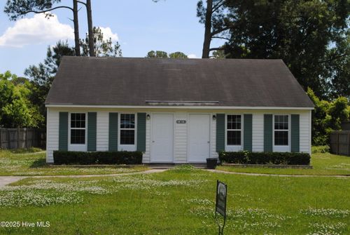 b-401 Pine St, New Bern, NC, 28560-6803 | Card Image