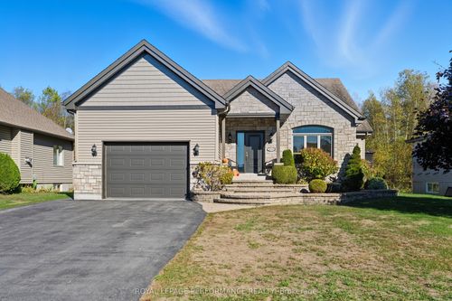 104 Pitre St, Prescott Russell, ON, K0B1A0 | Card Image