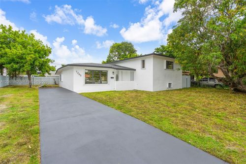 1265 Ne 201st Ter, Miami, FL, 33179-2681 | Card Image