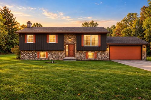 354 E 1300 N, Chesterton, IN, 46304-9612 | Card Image