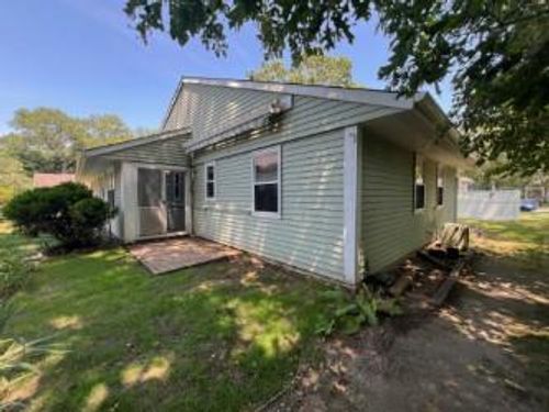 55-190 Edinburgh Dr, Ridge, NY, 11961-2025 | Card Image