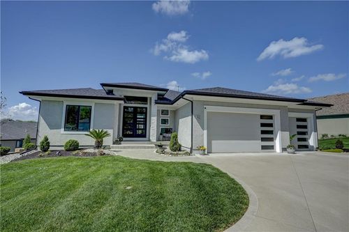 42 Bison Falls Cir, Lake Winnebago, MO, 64034-7816 | Card Image