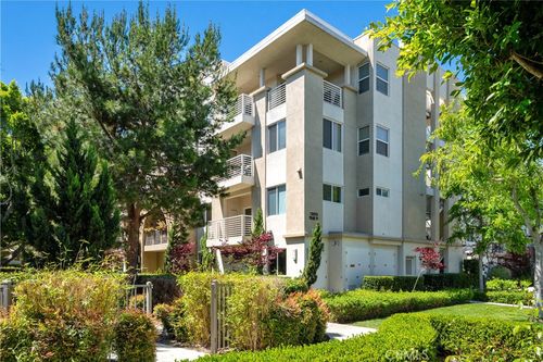 unit-301-13025 Park Pl, Hawthorne, CA, 90250-0995 | Card Image