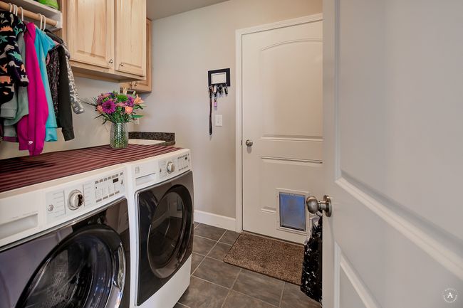 Laundry on main level | Image 23