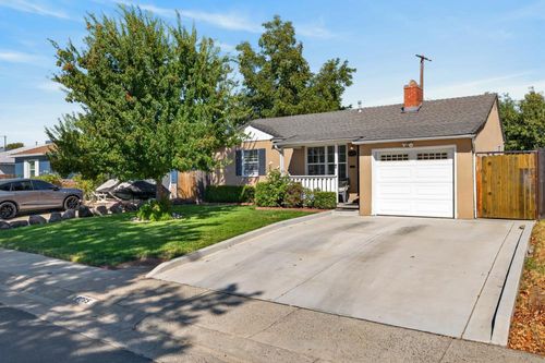 6065 40th Ave, Sacramento, CA, 95824-3136 | Card Image
