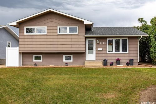 1538 Duffield St W, Moose Jaw, SK, S6H6N8 | Card Image