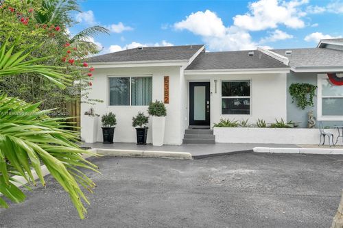 6382 Moseley St, Hollywood, FL, 33024-4107 | Card Image